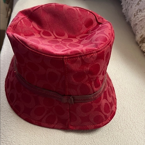 Coach Red Bucket Hat - Picture 1 of 2